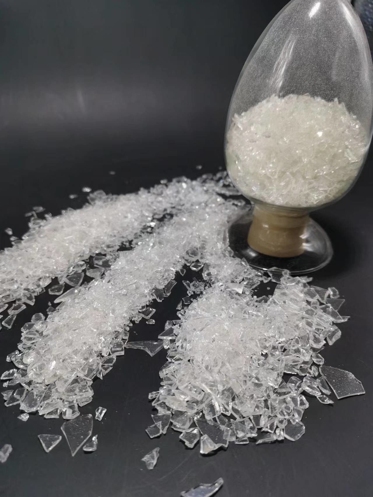 96/4 TGIC CURING Low Acid Value Dry Blend Matting Polyester Resin For Powder Coating